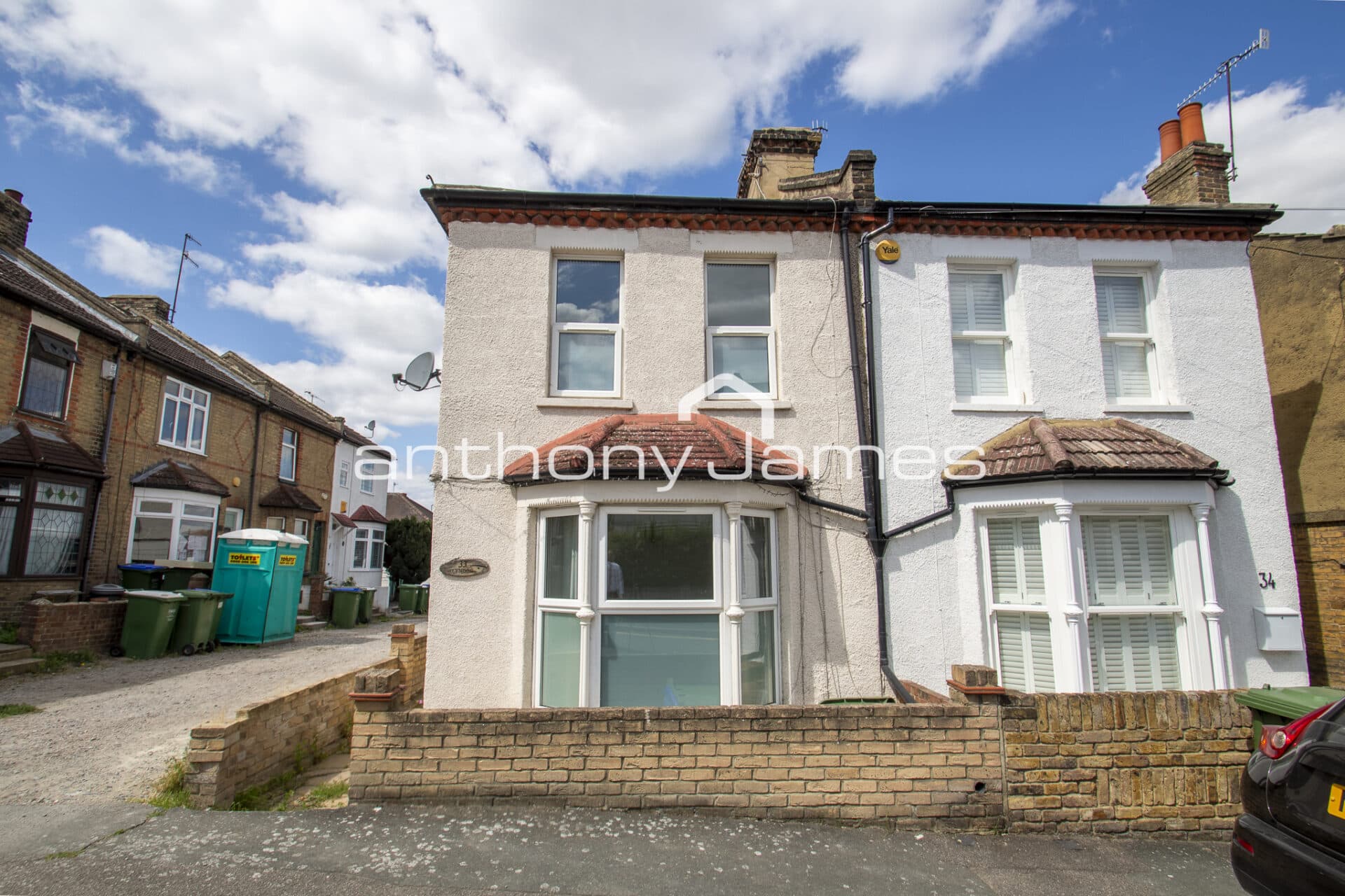 Lyndon Road Belvedere