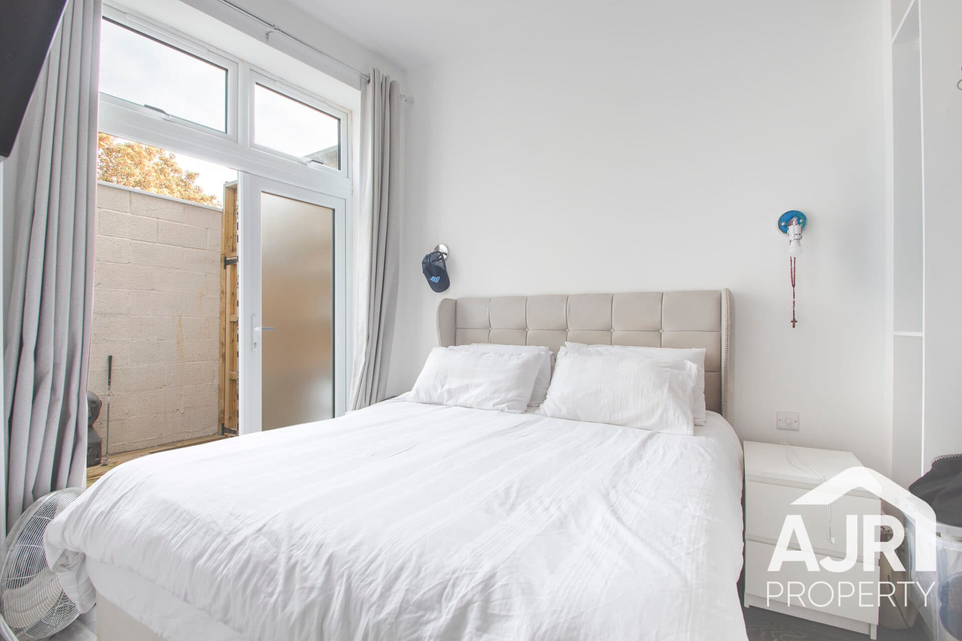 Lingfield Crescent, London, SE9